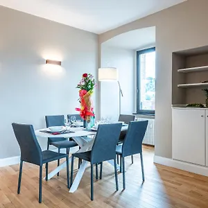  Apartment Two Towers-ramaglianti & Belfredelli