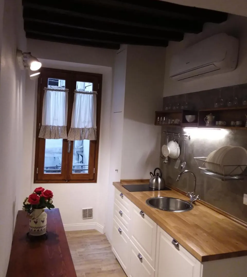 Suite La Nicchia Guelfa Florence 0*,  Italy